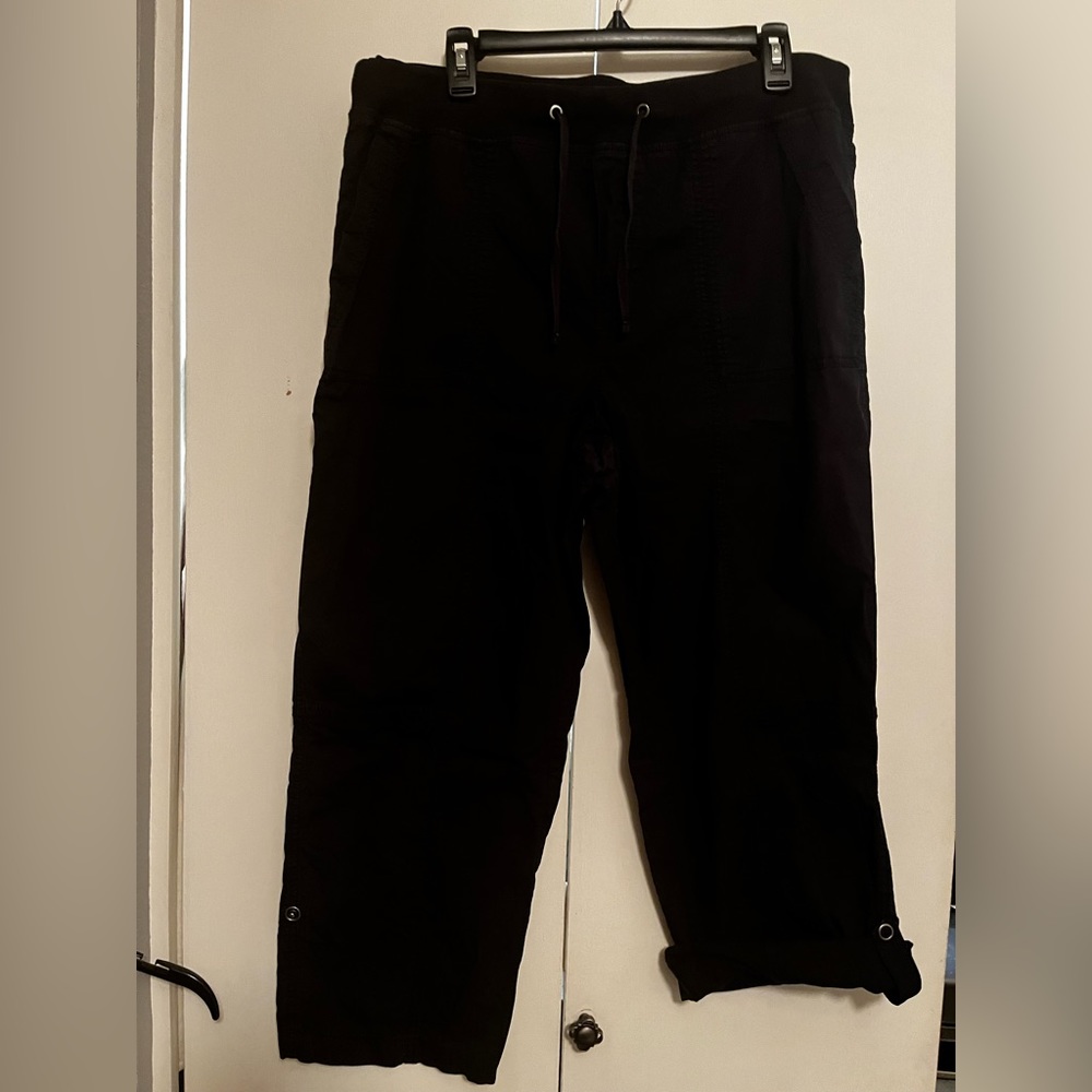 Women’s Black Pull on Crop pant, Sz 14